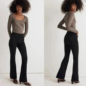 Madewell Black Straight Leg Jeans with Sleek Design
